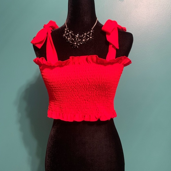 Tops - Donating Soon🌻 Red Crop Top Ties Above Shoulder